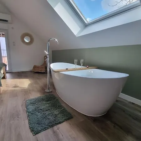 Les Terres De Marie - Calmes Et Modernes La Haye-en-Lyons