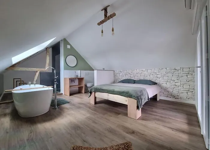 Holiday home Les Terres De Marie - Le Chene Et Le Hetre La Haye-en-Lyons