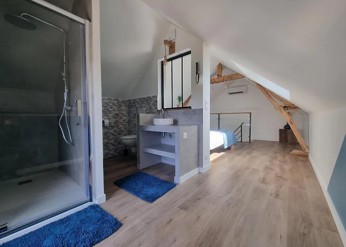 Les Terres De Marie - Le Chene Et Le Hetre * La Haye-en-Lyons