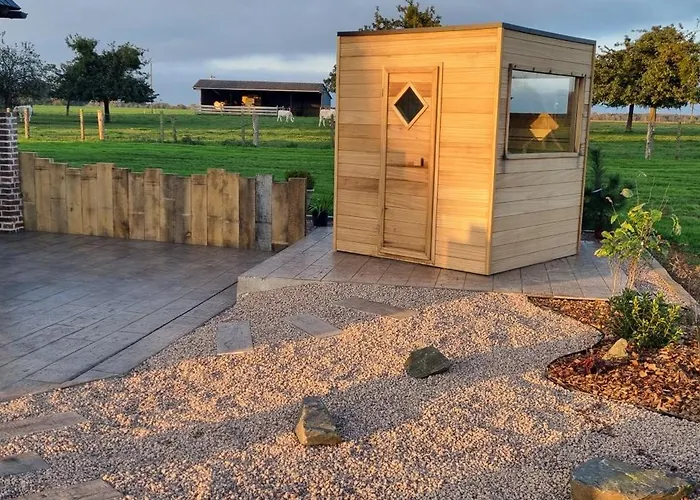 Les Terres De Marie - Le Chene Et Le Hetre * La Haye-en-Lyons