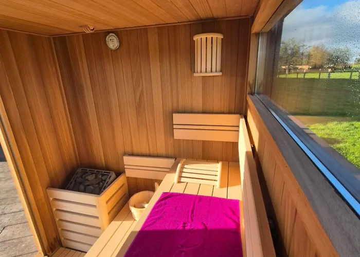 Les Terres De Marie - Le Chene Et Le Hetre * La Haye-en-Lyons